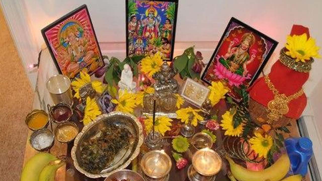 Shravana Shukrawar 2025: శ్రావణ శుక్రవారం ఇలా చేస్తే.. అప్పుల బాధలు తొలగిపోతాయ్