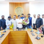 Tollywood Producers: ఏపీకి చేరిన సినిమా పంచాయితీ.. మంత్రి దుర్గేష్ తో ఫిలిం చాంబర్ నేతల సమావేశం
