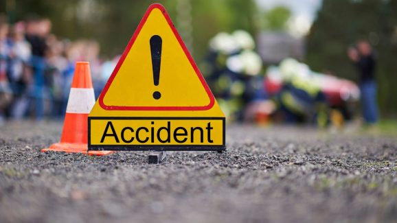 Bhadradri bus accident: భద్రాద్రి కొత్తగూడెం వద్ద ప్రమాదం.. బస్సులో 110 మంది ప్రయాణికులు.. ఏం జరిగిందంటే?