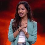 Bigg Boss Agnipariksha : ఓరి నాయనో.. ఈ అమ్మాయి మామూల్ది కాదు.. ఓటు కోసం ఏకంగా..