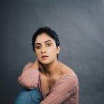 Dhanya Balakrishna: ముసి ముసి నవ్వుతూ.. క్యూట్‌ లుక్స్‌తో మెస్మరైజ్ చేస్తున్న ధన్య బాలకృష్ణ