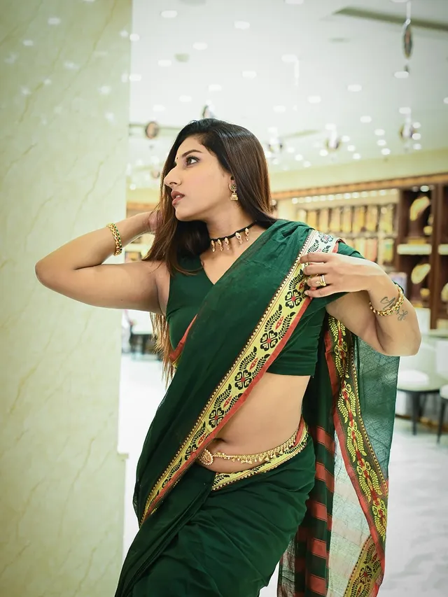 Vishnu Priya photo Gallery