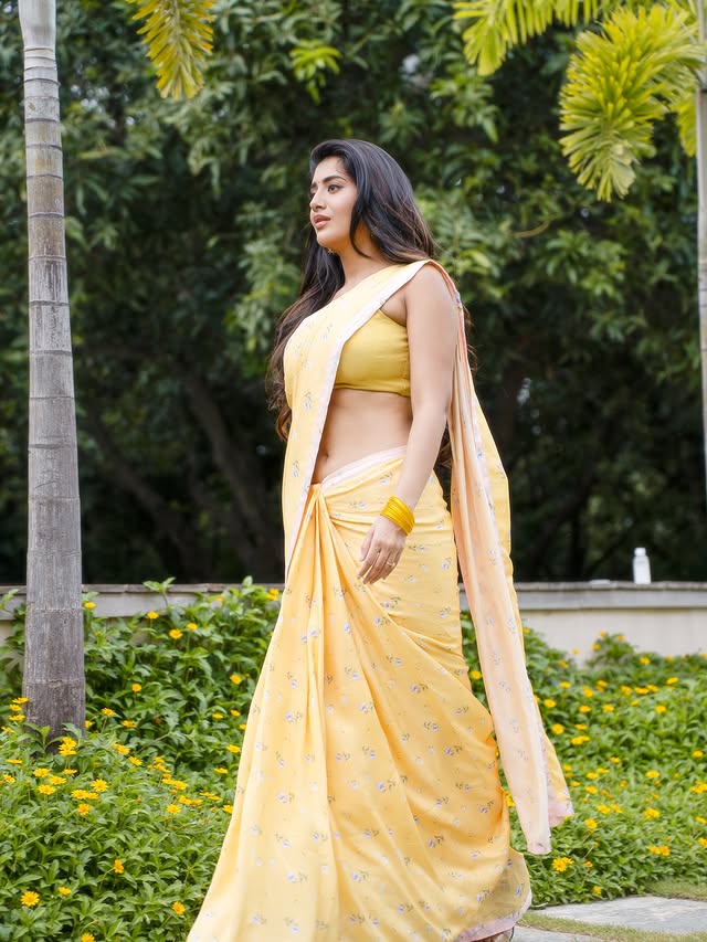 Rashi Singh photo Gallery