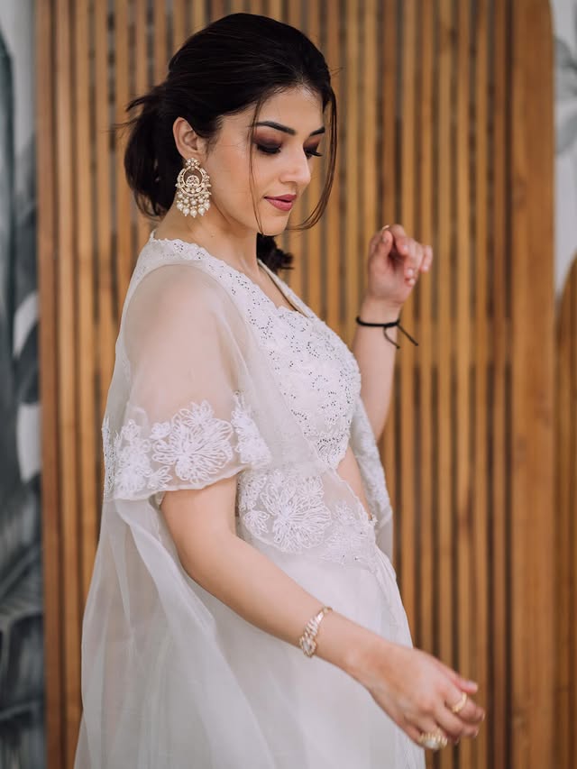 Mehreen Pirzada photo gallery