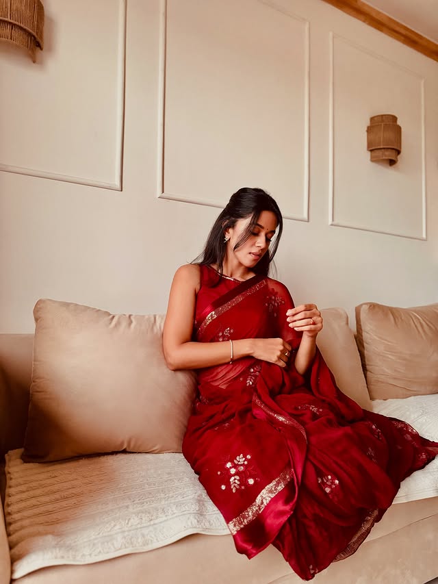 Mirnalini Ravi Photo Gallery