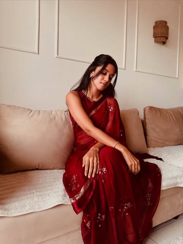 Mirnalini Ravi Photo Gallery