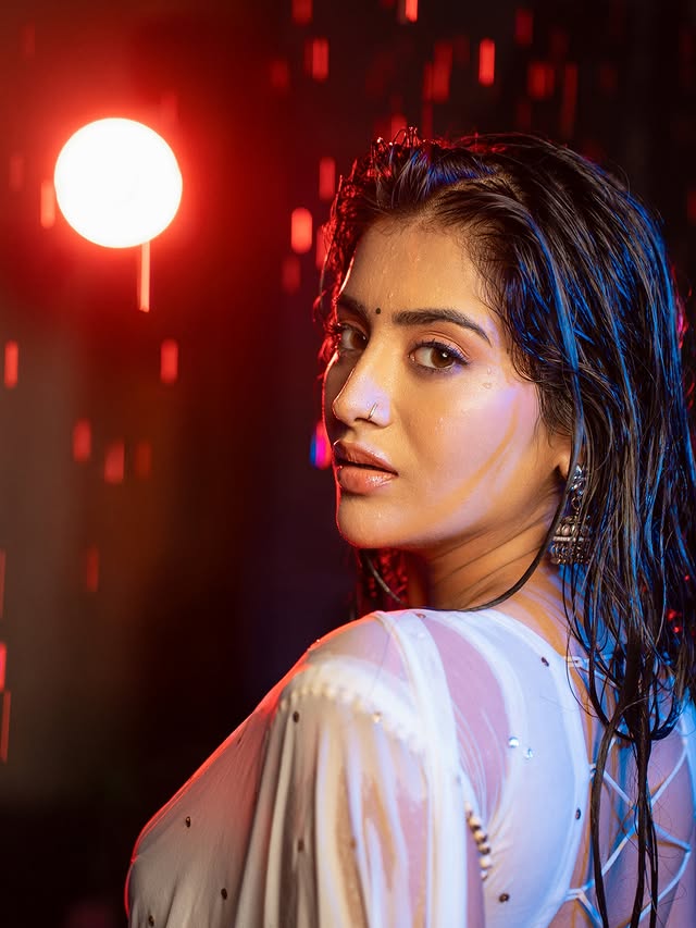 Rashi Singh photo Gallery
