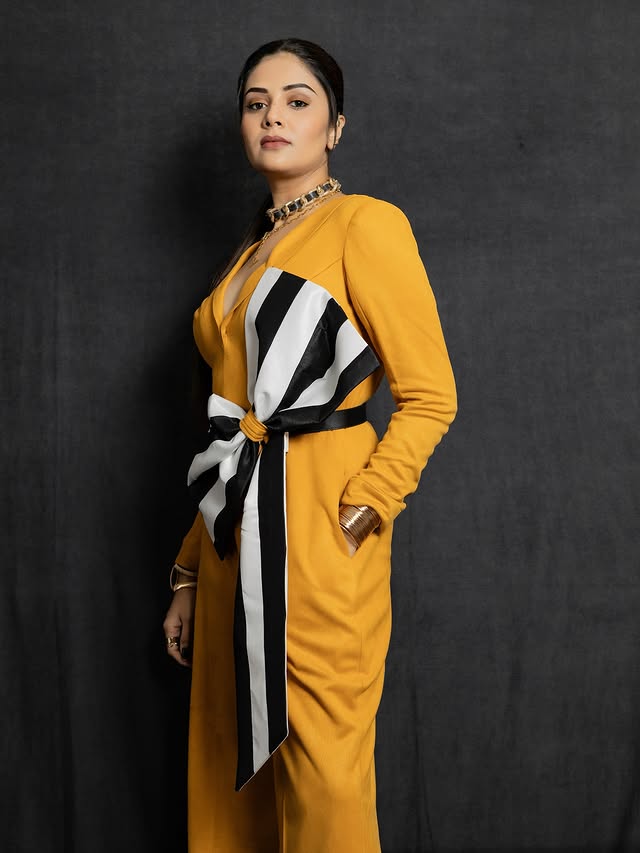 Sreemukhi Photo Gallery