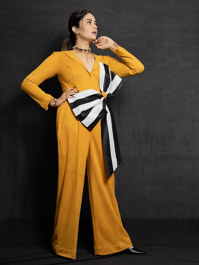 Sreemukhi Photo Gallery