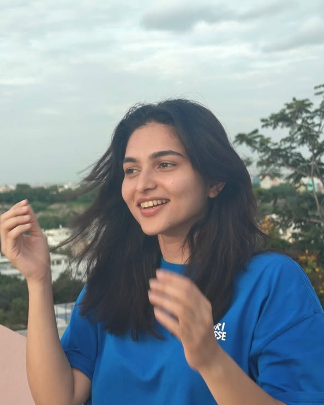 Kayadu lohar : న్యాచురల్ లుక్ లో కుర్రాళ్ల గుండెల్ని కొల్లగొడుతున్న కాయదు.. సూపర్ అంతే..