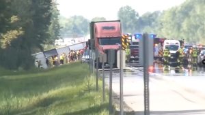 New York Bus  Accident: అమెరికాలో ఘోర రోడ్డు ప్రమాదం.. ఐదుగురు మృతి