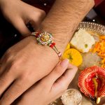 Raksha Bandhan: కర్రలకు రాఖీ కట్టే ఆచారం.. వందల ఏళ్లుగా రక్షాబంధన్ జరుపుకోని గ్రామాలు.. కారణం ఇదేనా?