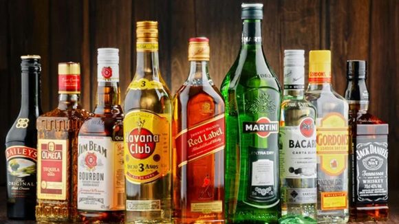 New Bar Policy: గుడ్ న్యూస్..! ఏపీలో బార్ లైసెన్స్ దరఖాస్తుదారులకు భారీ తగ్గుంపు..