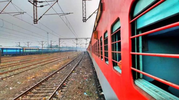 Trains Diversions: ఆ రూట్‌లో వెళ్లే 70 రైళ్లు రద్దు.. ముందుగా చెక్ చేసుకోండి!