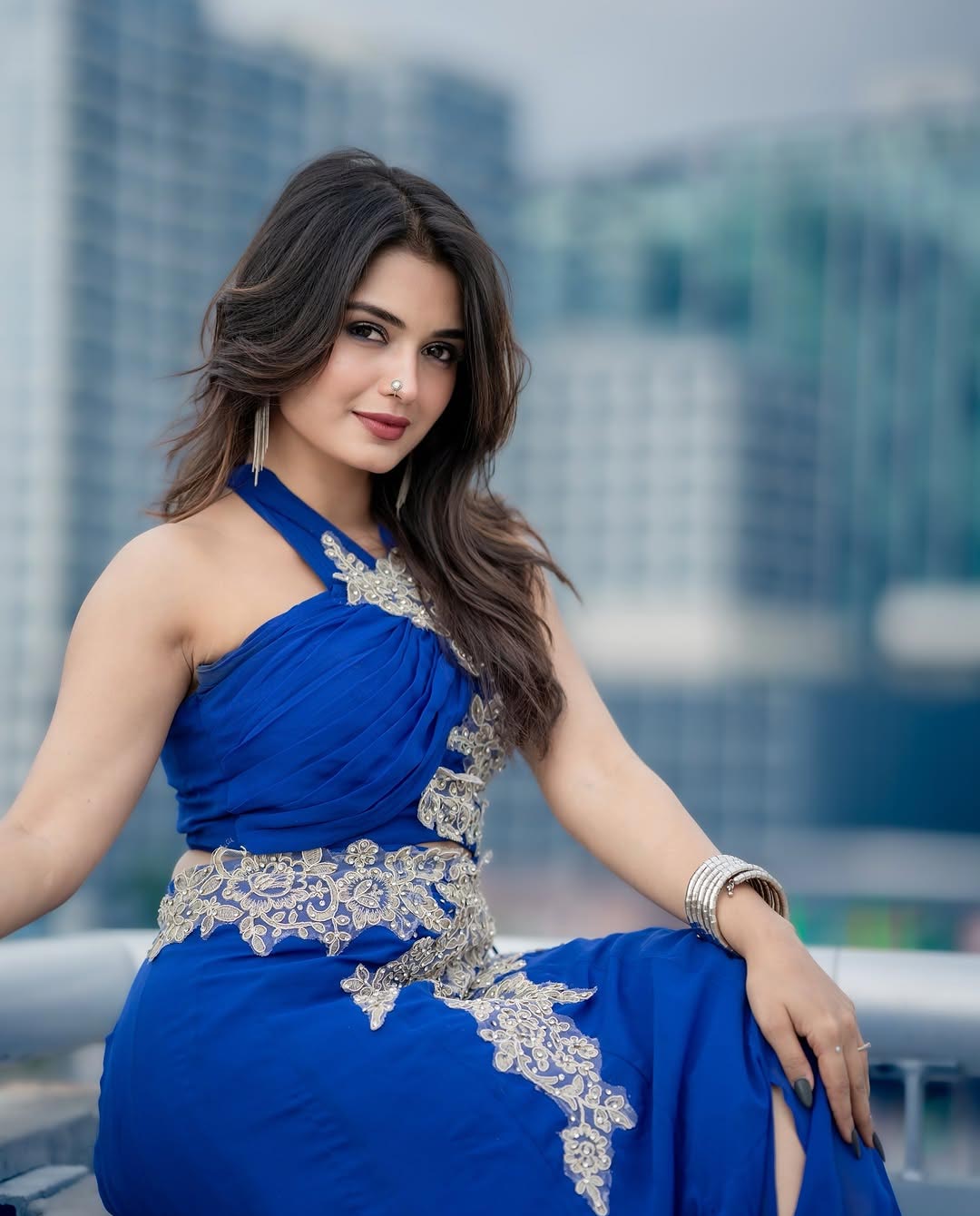 Priyanka Jain: బ్లూ డ్రెస్‌లో ప్రియాంక హాట్ లుక్స్‌.. అదిరిపోయే ఫోజులతో మెస్మరైజ్‌ చేస్తున్న బిగ్‌ బాస్‌ బ్యూటీ
