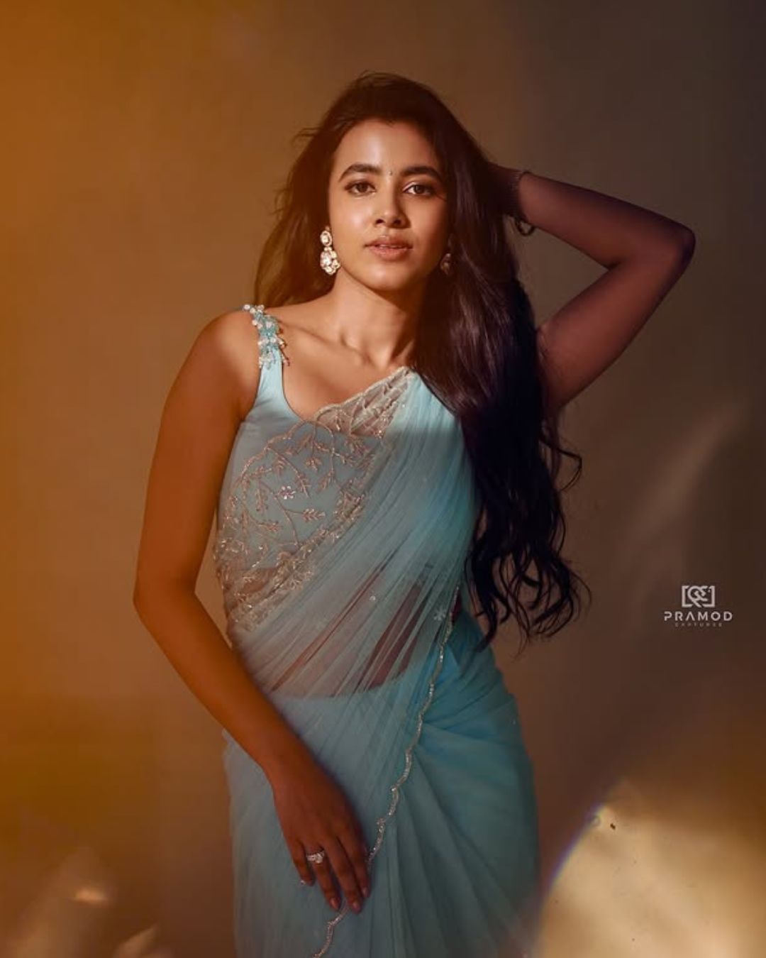Sivani Nagaram: చీరలో శివాని అందాలు అదుర్స్.. కుర్రాళ్ల గుండెల్ని కొల్లగొట్టేస్తుంది మామా..