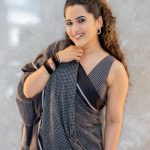 Sravanthi Chokarapu : అబ్బా… స్రవంతి స్మైల్ కే కుర్రాళ్ళు ఫిదా.. ఏముంది మామా..