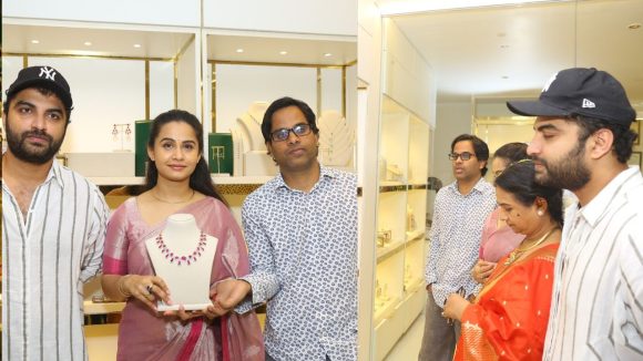 ViswakSen : ఫిలింనగర్ లో వావన్ జ్యువెలరీని ప్రారంభించిన హీరో విశ్వక్ సేన్..