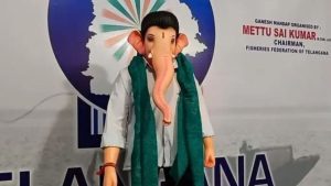 Aghapur Ganesh: గణపయ్య ఈసారి సీఎం రేవంత్ లుక్‌లో.. అఘాపూర్‌లో అలరించే విగ్రహం!