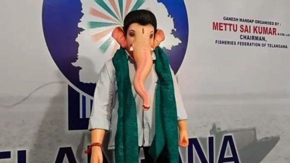 Aghapur Ganesh: గణపయ్య ఈసారి సీఎం రేవంత్ లుక్‌లో.. అఘాపూర్‌లో అలరించే విగ్రహం!