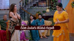 Brahmamudi Serial Today September 15th: ‘బ్రహ్మముడి’ సీరియల్‌: రేవతి ముసుగు తీసేసిన రుద్రాణి – షాక్‌ లో దుగ్గిరాల కుటుంబం  