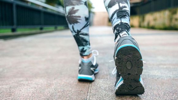 Walking Backwards: రోజూ 10 నిమిషాలు వెనక్కి నడిస్తే.. ఇన్ని లాభాలా ?