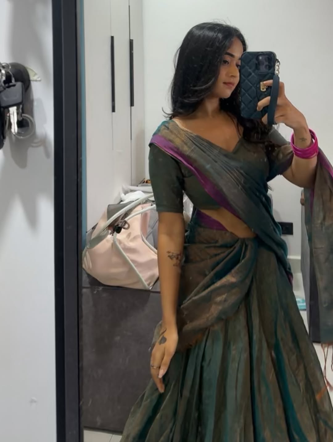 Actress Deepthi Sunaina Photo Gallery