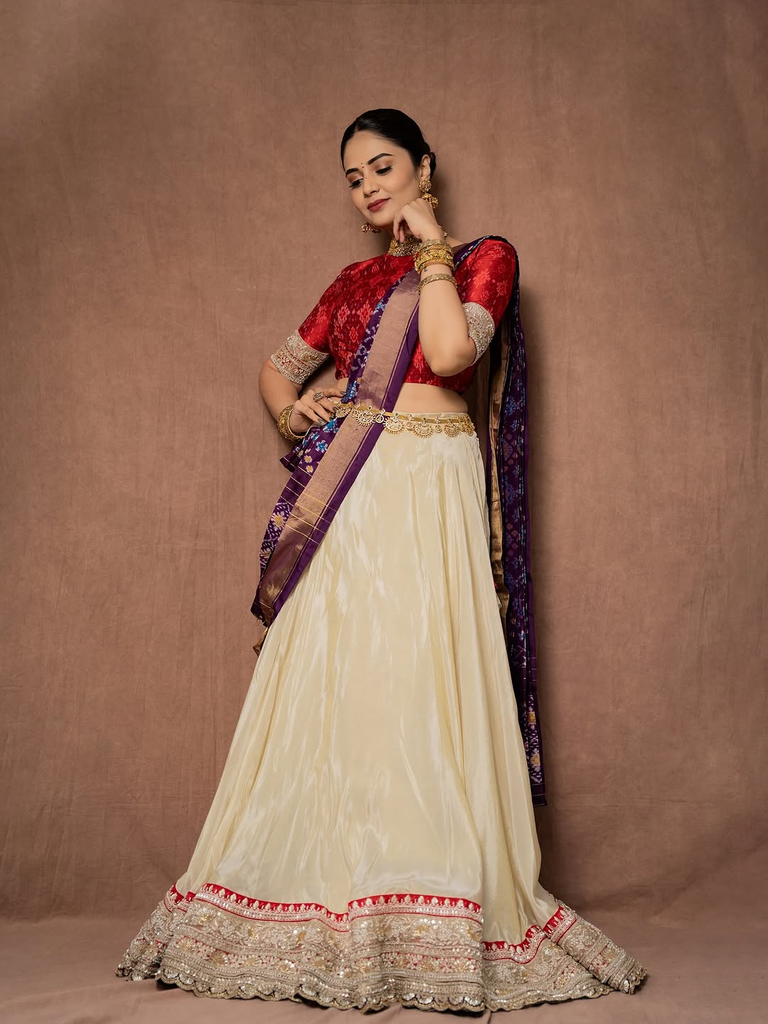 Actress SreeMukhi Photo Gallery
