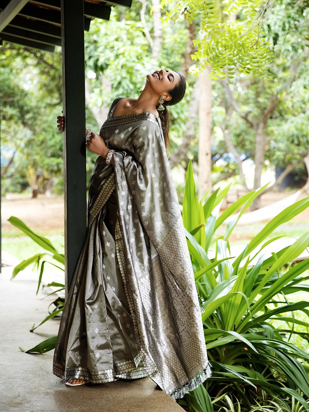 Actress Aishwarya Rajesh Photo Gallery