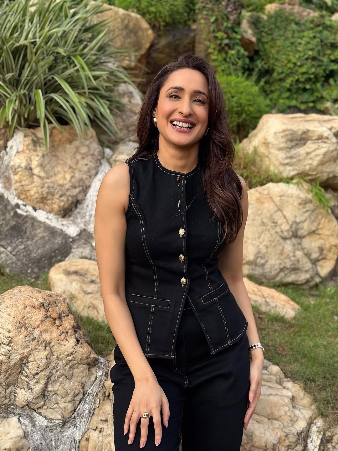 Actress Pragya jaiswal Photo Gallery