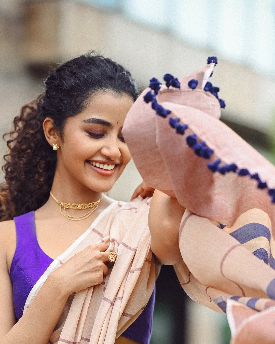 Actress Anupama parameswaran Photo gallery