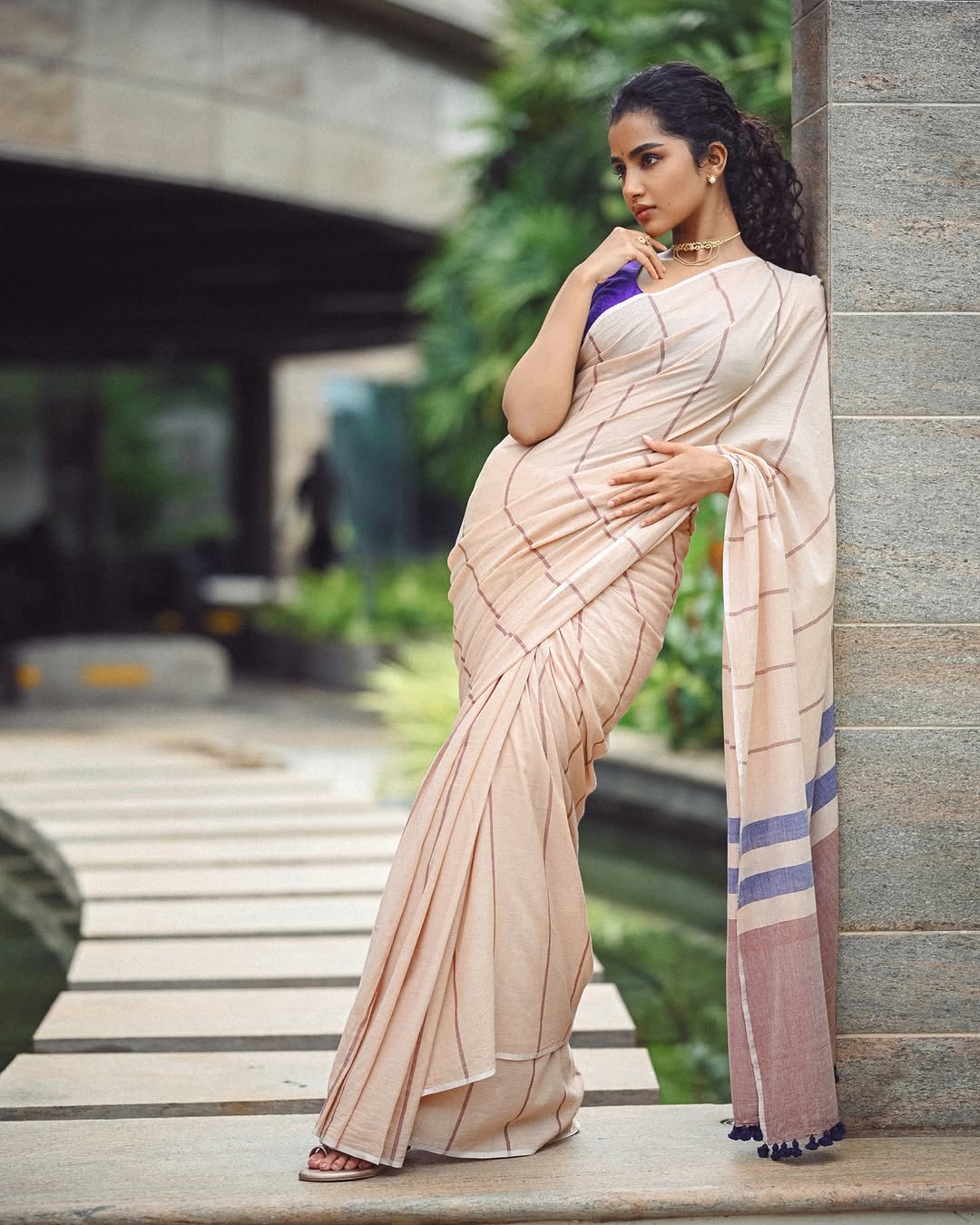 Actress Anupama parameswaran Photo gallery