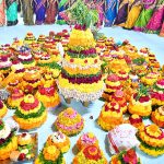 Bathukamma 2025: తెలంగాణలో బతుకమ్మ పండగను ఎందుకు జరుపుకుంటారు ? అసలు కారణం ఇదే !