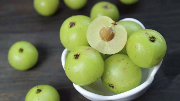 Amla Side Effects: ఉసిరి ఎక్కువగా తింటే ఏం జరుగుతుందో తెలుసా ?