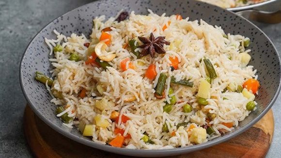 Vegetable Pulao: రెస్టారెంట్ స్టైల్‌లో వెజిటెబుల్ పులావ్.. ఇలా చేస్తే అదిరపోయే టేస్ట్