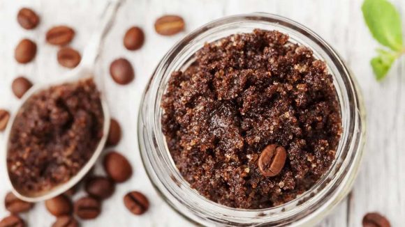 Face Scrub: ఈ ఫేస్ స్క్రబ్స్ వాడితే.. ముఖం మెరిసిపోతుంది తెలుసా ?