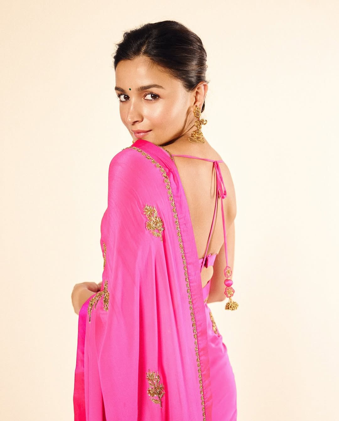 Alia Bhatt: ఒక్క స్మైల్ తో ఫ్యాన్స్ హృదయాలు దోచేసిన ఆలియా!