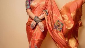 Anasuya Bharadwaj: ట్రెడిషన్ ని కాస్త ఫ్యాషన్ గా మార్చేసిన అనసూయ.. ఇది కదా ఫ్యాషన్ సెన్స్ అంటే!