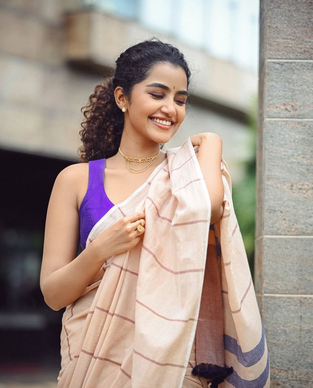 Anupama parameswaran: వింటేజ్ లుక్కులో మరింత అందంగా కనిపిస్తున్న అనుపమ!