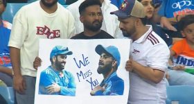 Asia Cup 2025 : దుబాయ్ స్టేడియం లో టీమిండియా ఫ్యాన్స్ రచ్చ... రోహిత్, కోహ్లీ ప్లకార్డులతో