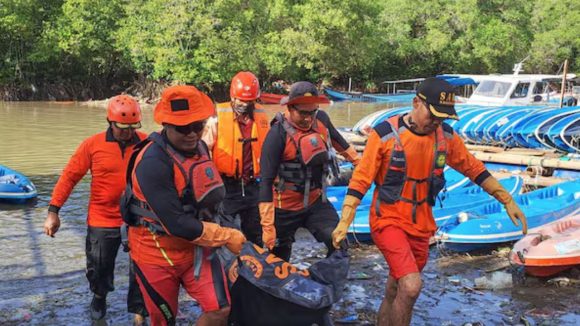 Boat accident: ఘోరప్రమాదం.. పడవ బోల్తా పడి 86మంది మృతి Boat accident: ఘోరప్రమాదం.. పడవ బోల్తా పడి 86మంది మృతి