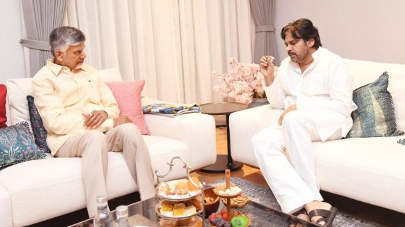 CM Chandrababu Meets Pawan: డిప్యూటీ సీఎం నివాసానికి సీఎం చంద్రబాబు.. ఉత్కంఠగా మారిన భేటీ?