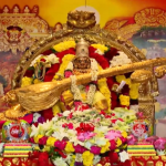 Indrakeeladri Rush: కిక్కిరిసిన ఇంద్రకీలాద్రి.. తిరుమల తరహాలో ఏర్పాట్లు.. నది స్నానాలపై నిషేధం