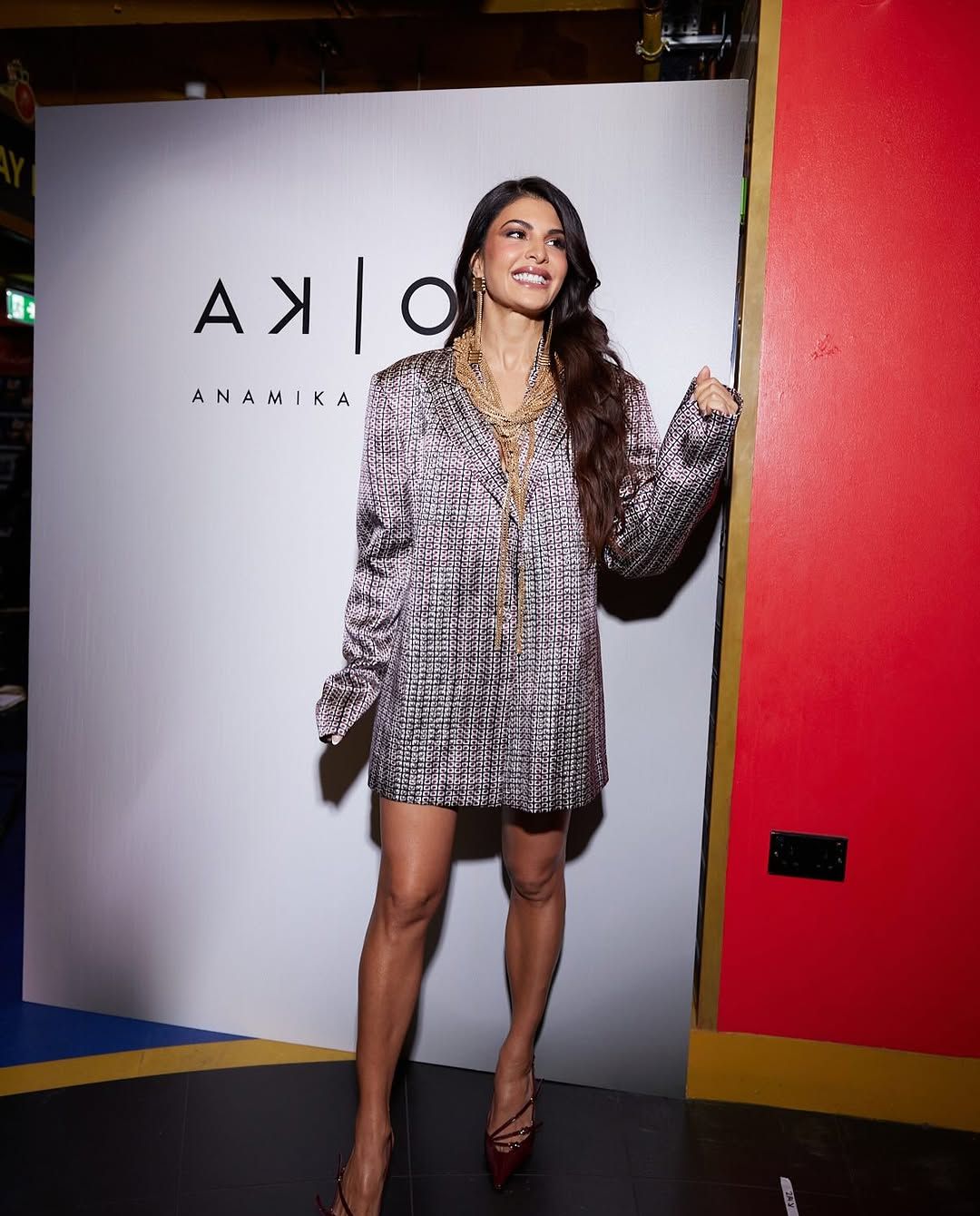 Jacqueline Fernandez: ఫ్యాంట్ లేకుండా ఫోటోలకు ఫోజులు.. హైలెట్ ఏంటంటే?
