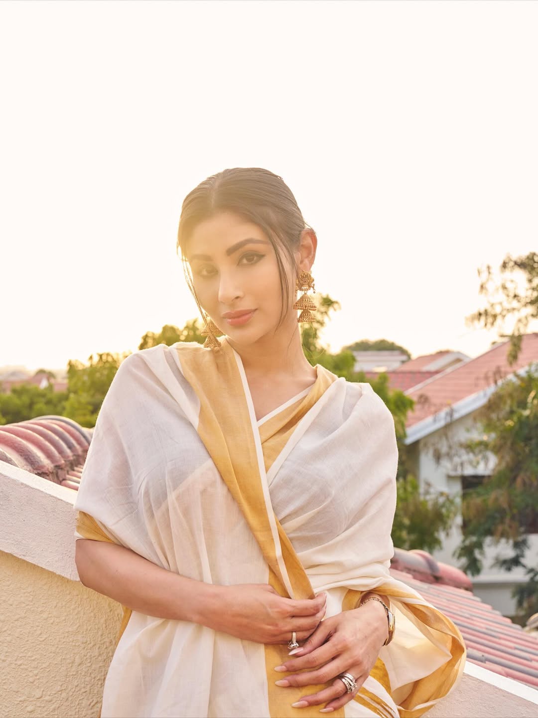 Mouny Roy Images (Credit: imouniroy/Insta)