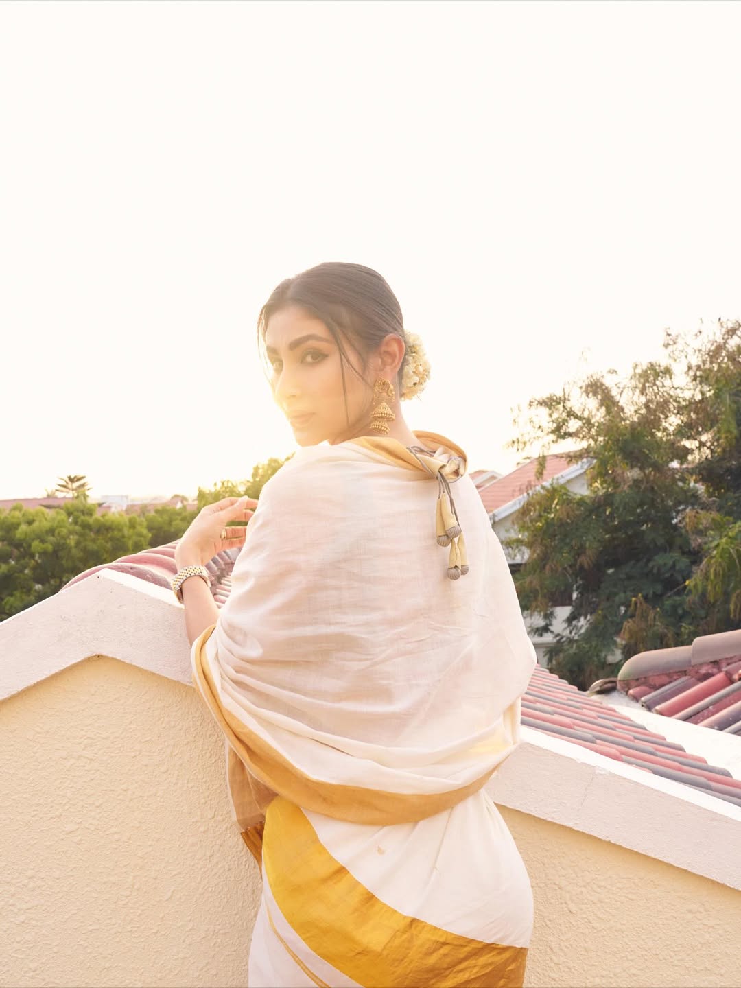 Mouny Roy Images (Credit: imouniroy/Insta)