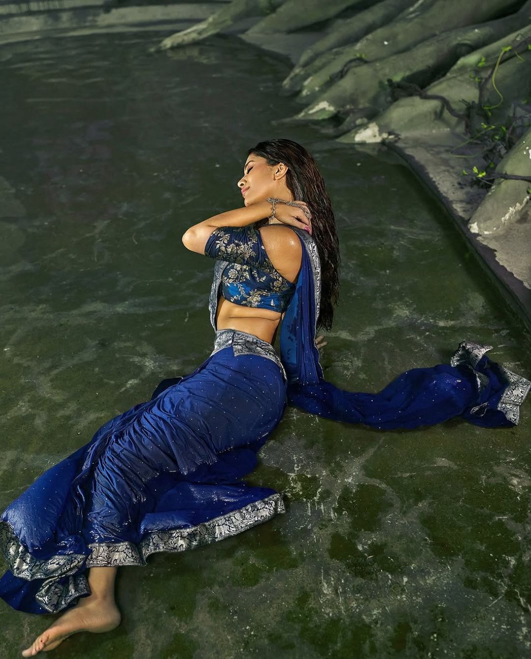 Nabha Natesh: తడి అందాలతో మత్తెక్కిస్తున్న నభా నటేష్.. కుర్రాళ్లు కళ్లు మూసుకోండమ్మా!