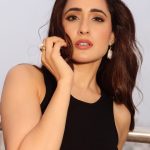 Pragya Jaiswal: బ్లాక్ డ్రెస్ లో ప్రగ్యా జైస్వాల్ ఘాటు ఫోజులు.. క్యూట్ స్మైల్ తో మతిపోగోడుతున్న భామ