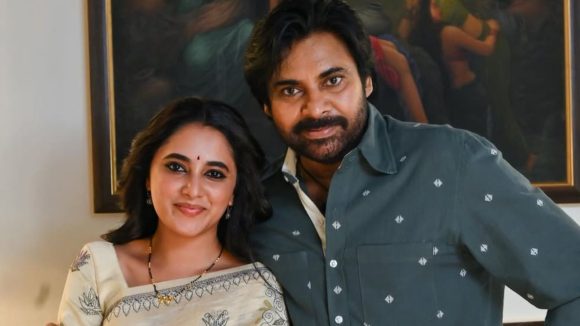 Priyanka Mohan : పవన్ తో OG బ్యూటీ రొమాంటిక్ ఫోజులు.. ఆ క్లోజ్ నెస్ చూశారా?