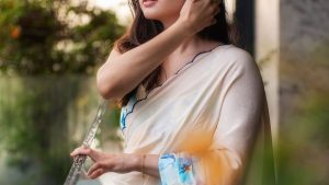 Ramya Pasupuleti: చీరకట్టులో హాట్ షో చేస్తూ రెచ్చగొడుతున్న హుషారు బ్యూటీ!